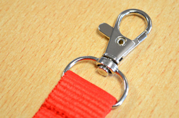 Printed and domed snap lanyards - A closeup of the metal trigger clip | www.namebadgesinternational.co.uk